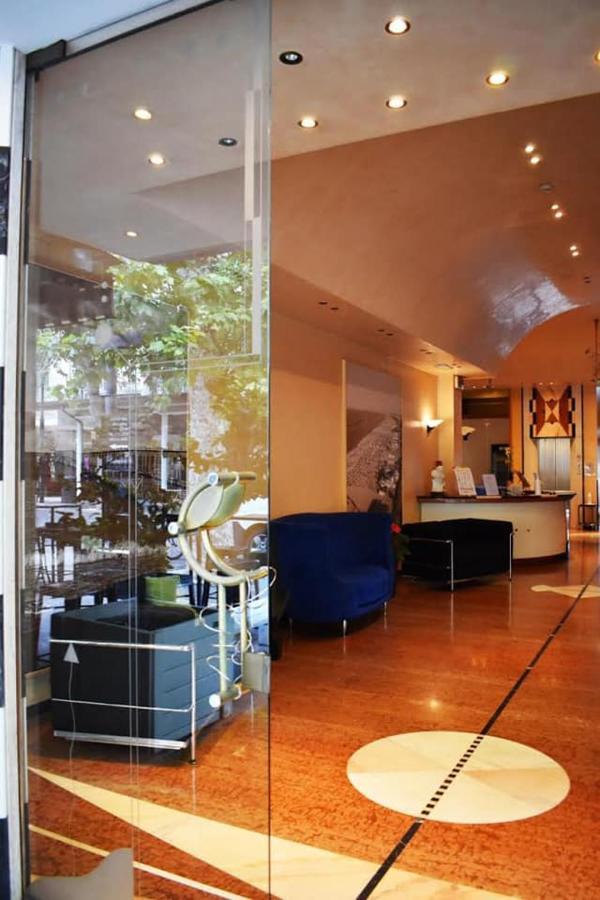 רימיני Hotel Miramare Et De La Ville מראה חיצוני תמונה
