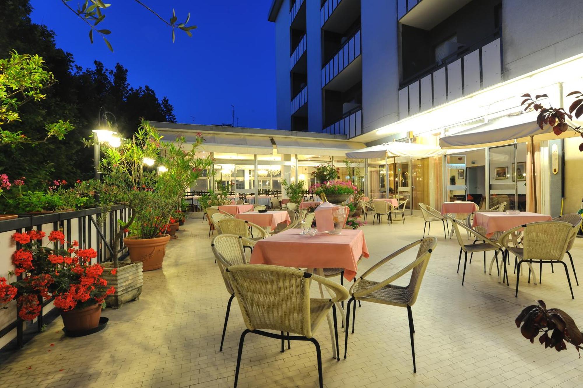 רימיני Hotel Miramare Et De La Ville מראה חיצוני תמונה
