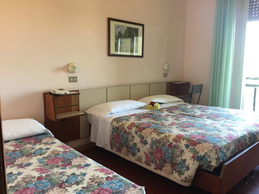 רימיני Hotel Miramare Et De La Ville מראה חיצוני תמונה