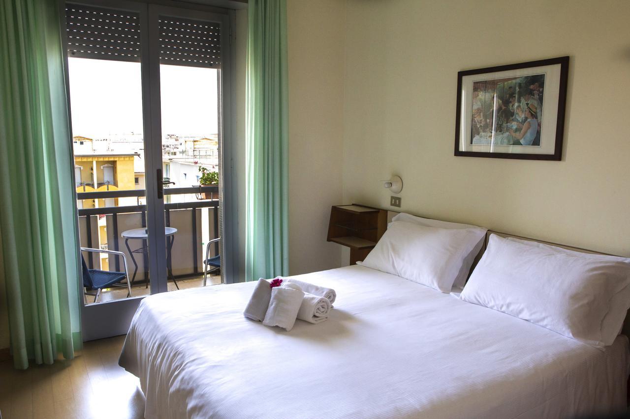 רימיני Hotel Miramare Et De La Ville מראה חיצוני תמונה