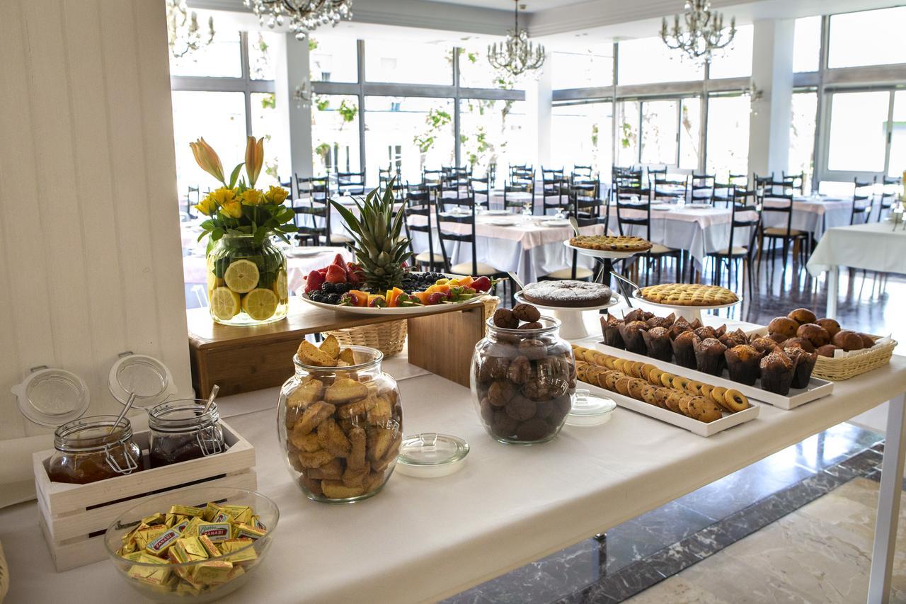 רימיני Hotel Miramare Et De La Ville מראה חיצוני תמונה